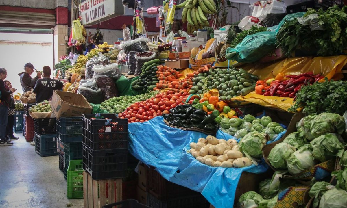 El Índice Nacional de Precios al Consumidor (INPC) se aceleró por quinto mes consecutivo en julio al ubicarse en 5.57% por presiones en los precios de alimentos frescos y la energía