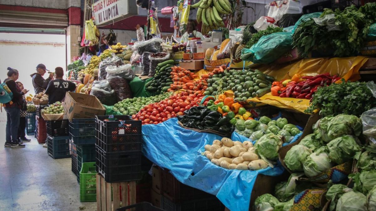 El Índice Nacional de Precios al Consumidor (INPC) se aceleró por quinto mes consecutivo en julio al ubicarse en 5.57% por presiones en los precios de alimentos frescos y la energía