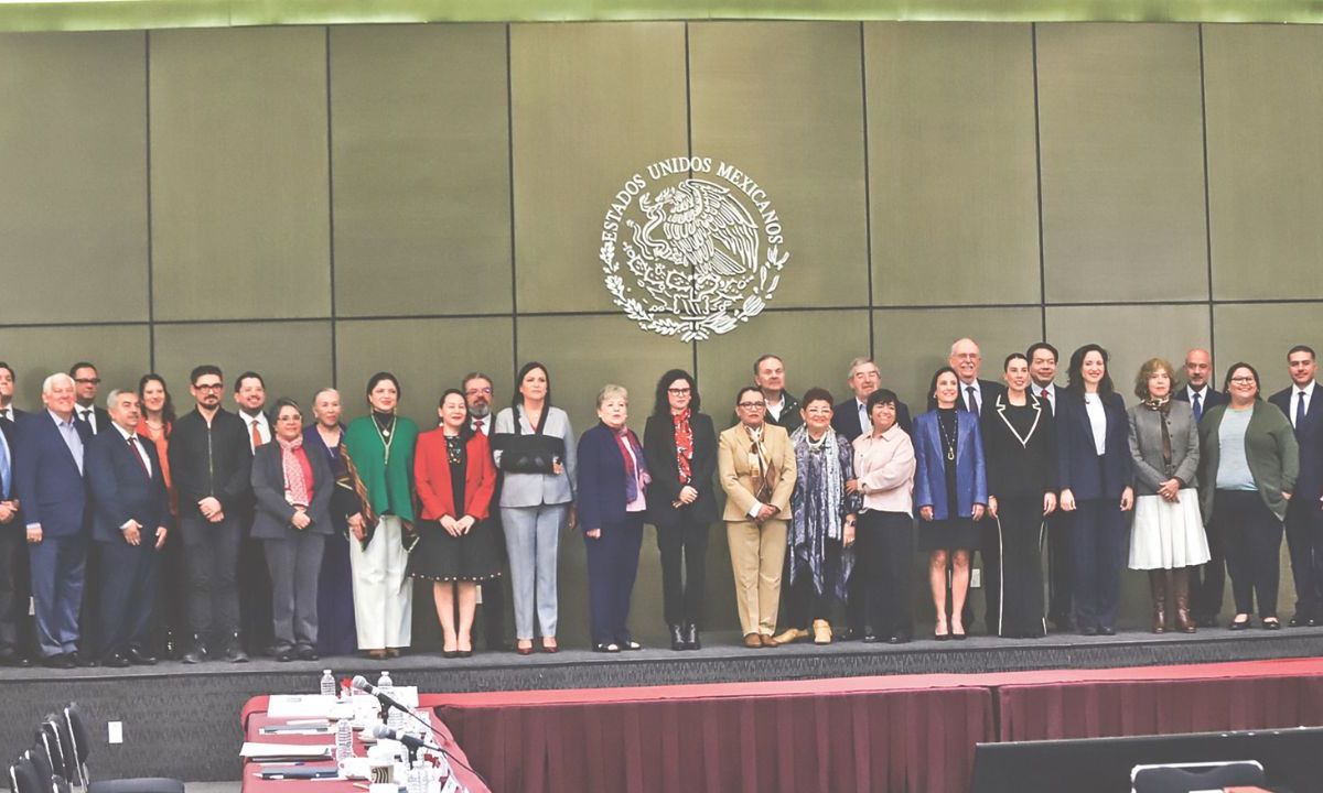 Reunión. El gabinete del presidente López Obrador y el entrante de Claudia Sheinbaum, iniciaron los trabajos de transición de cara al cambio de poder.