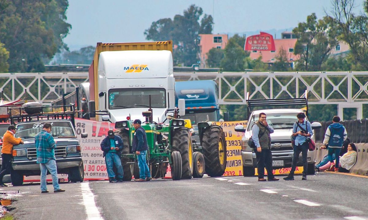 LLAMADO. Empresarios llamaron a las autoridades a liberar la vía, pues se afecta el derecho de terceros.