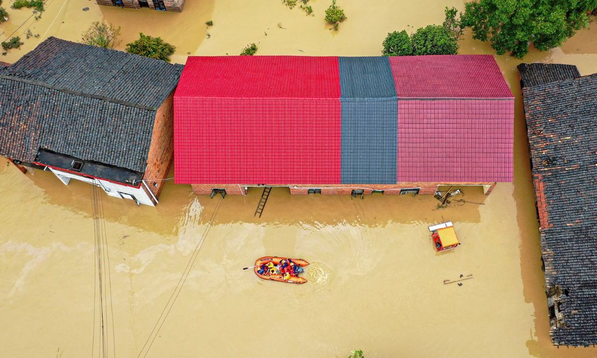 ZONA DE EMERGENCIA. Las lluvias torrenciales y las olas de calor extremo en el país asiático subrayan la gravedad de los efectos del cambio climático.