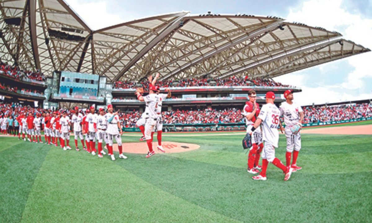 Pericos de Puebla buscan el bicampeonato en la Liga Mexicana de Béisbol, pero tuvieron un mal comienzo al caer 5-0 ante los Diablos Rojos del México