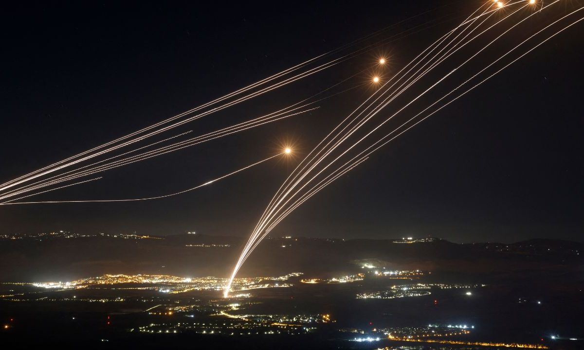 CÚPULA DE HIERRO. El sistema israelí interceptó cohetes disparados.