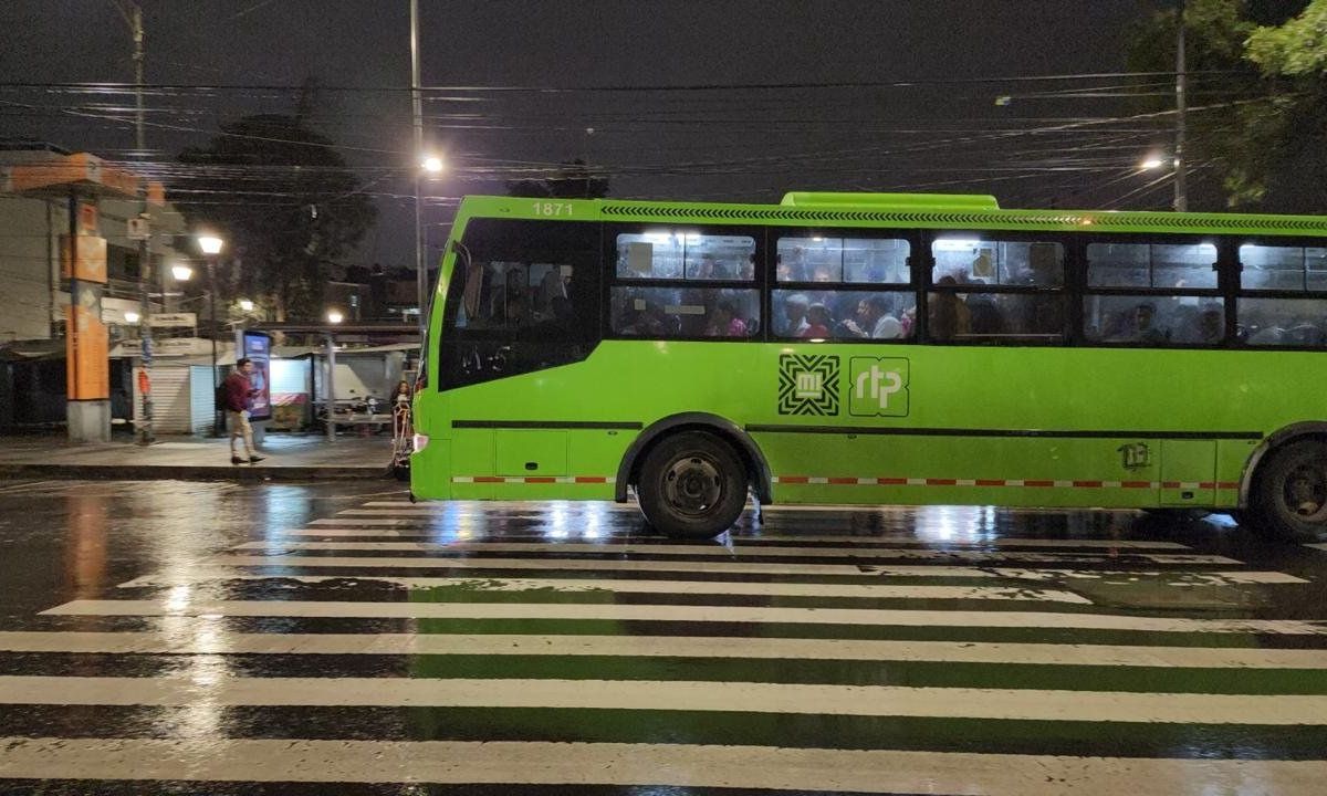 Emergente. Unidades de RTP apoyarán en el traslado de los usuarios de Barranca del Muerto a Tacubaya este viernes y sábado. 