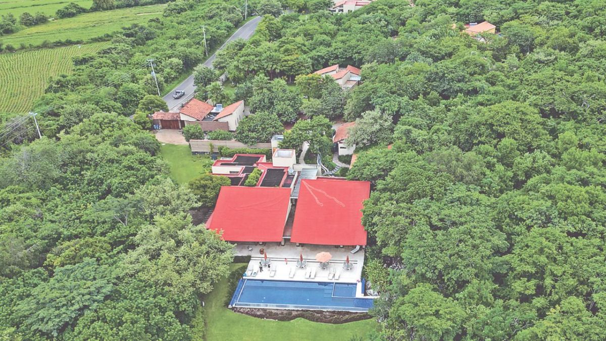 LA GUANCHA. En este espacio, los adultos mayores se hacen compañía, juegan dominó, ven películas o nadan. Algunos, incluso, apoyan a la comunidad dando clases de inglés, por ejemplo.  