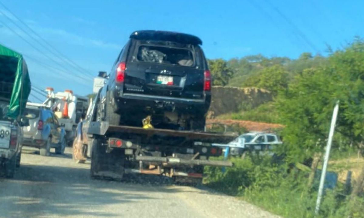 Violencia. Los cuerpos fueron localizados en el crucero de Amatlicha e Ixcamilpa; también había dos camionetas.