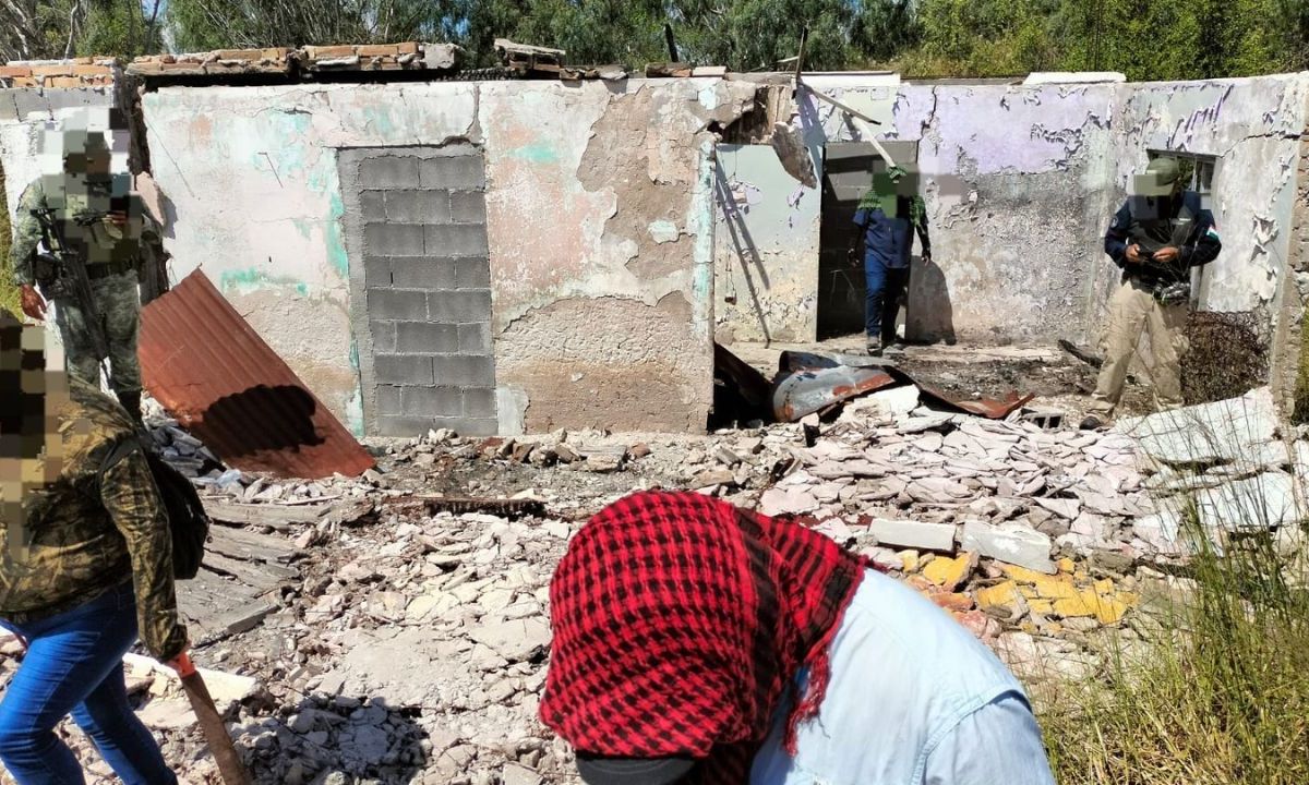 ATROZ. En el campo de exterminio de Matamoros estaban tambos con restos de presuntos restos humanos.