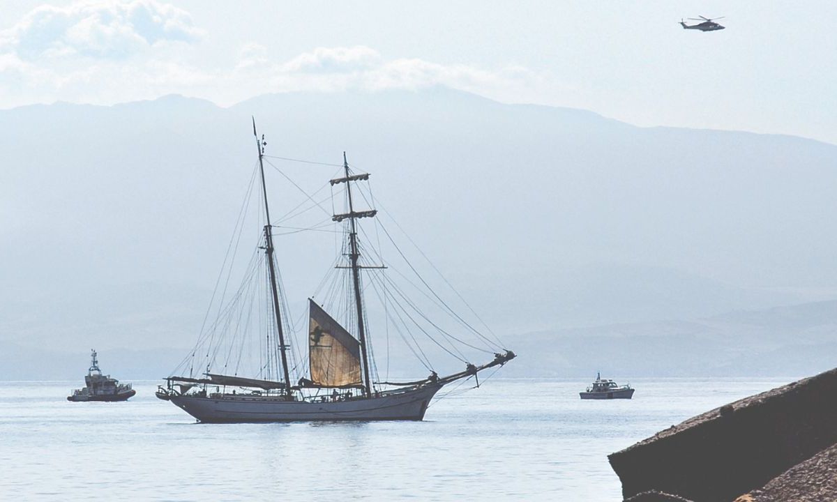 Drama. El lujoso velero, conocido por su avanzada ingeniería, se hundió cerca de Sicilia.