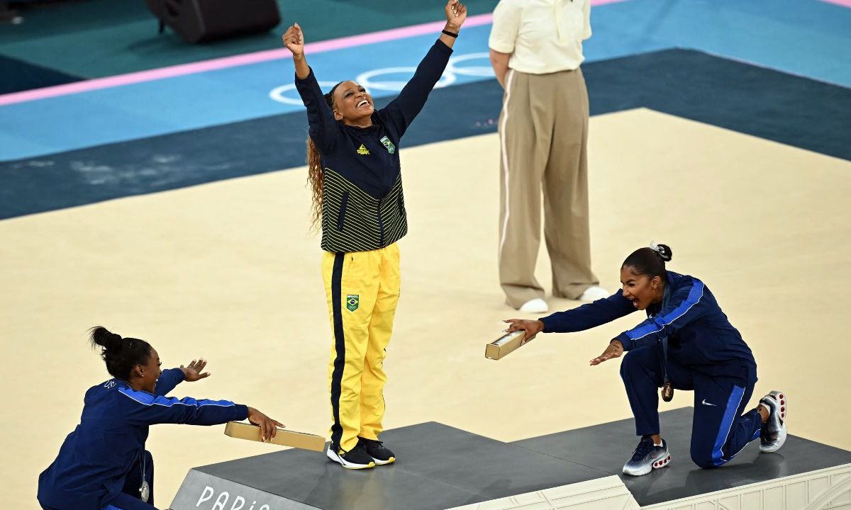 Simone Biles tiene ocho preseas: cuatro en Río de Janeiro, cuatro en París, lo que deja a una de igual a la soviética.