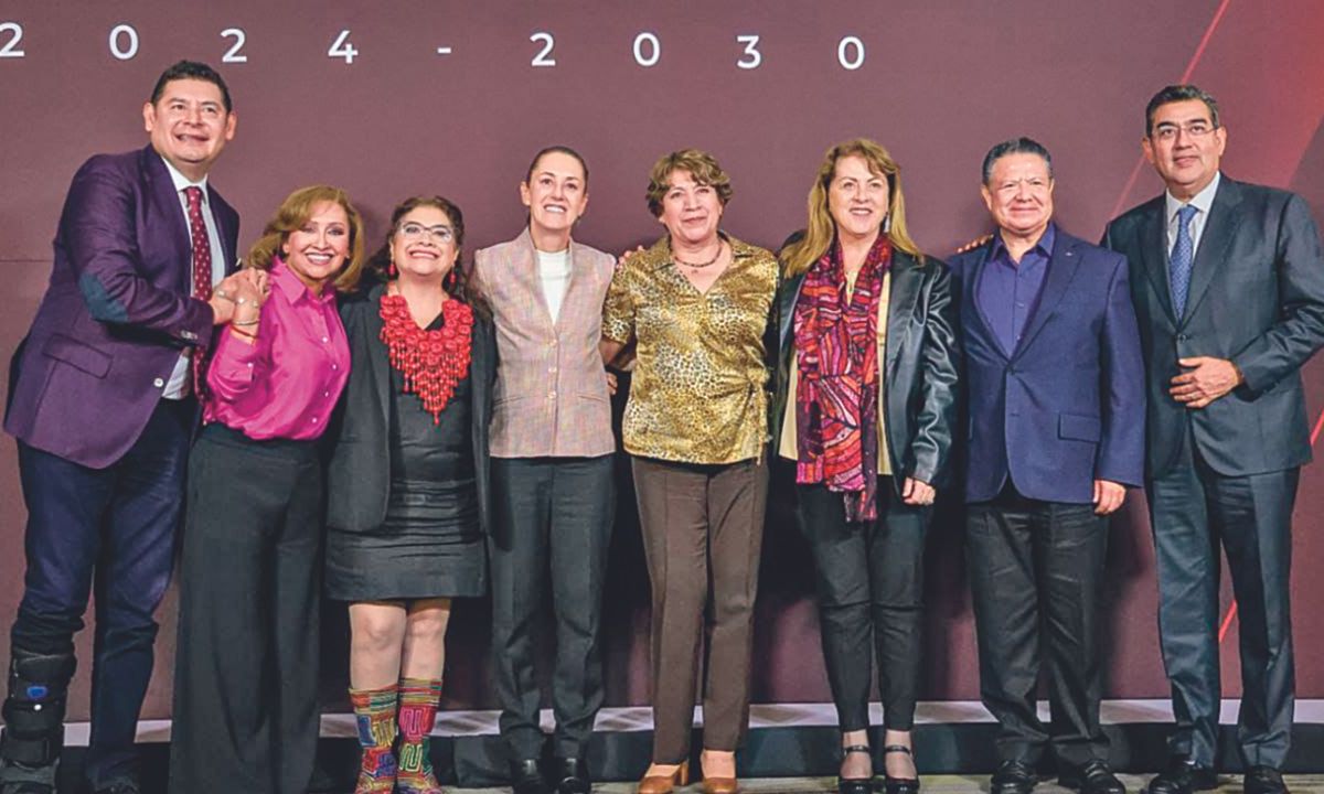 Diálogo. De izquierda a derecha: Sergio Céspedes, gobernador de Puebla; Lorena Cuéllar, titular de Tlaxcala; Clara Brugada, jefa de Gobierno electa; Claudia Sheinbaum, presidenta electa; Delfina Gómez, gobernadora del Edomex y Julio Menchaca, gobernador de Hidalgo.