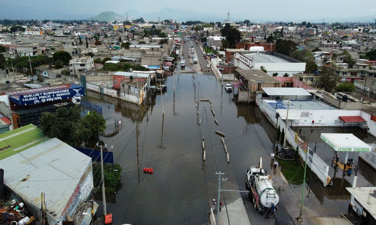 en el estado de Michoacán, la ubicación y colocación de torres y estaciones instaladas para el teleférico de Uruapan, no afecta los cauces de ríos superficiales o subterráneos en la zona