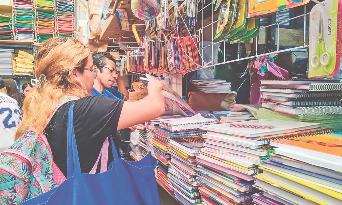 Seguridad. Los policías reforzarán la vigilancia en mercados, tianguis y tiendas mayoristas.