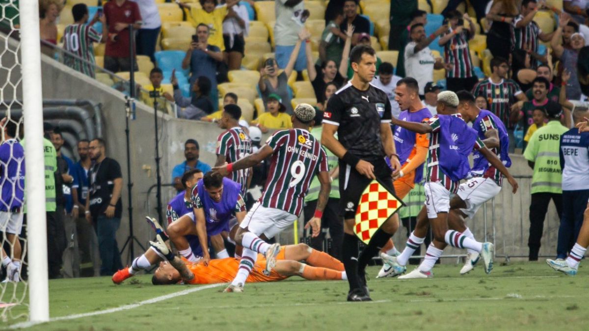 El campeón Fluminense avanzó a los cuartos de final en la Copa Libertadores tras vencer a Gremio desde los once pasos con un resultado final de 4-2