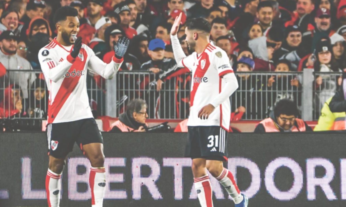 Con goles de Miguel Borja y Santiago Simón, River Plate confirmó su avance a los cuartos de final en la Copa Libertadores, tras vencer 2-1