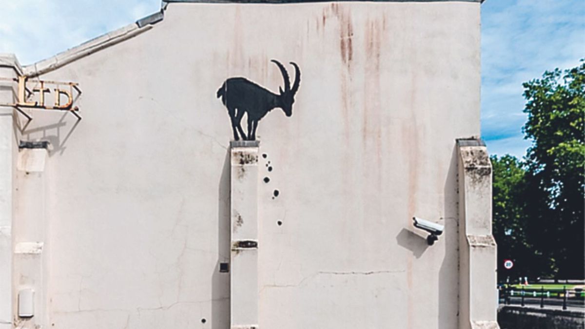 El siempre crítico artista urbano, Bansky, sorprendió a los londinenses con dos de sus obras callejeras en menos de 24 horas