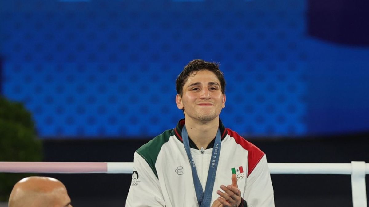 En su llegada a Mazatlán, Sinaloa, el medallista Marco Verde aseguró estar tranquilo pese a los múltiples rumores que le aseguran ya un camino directo al profesionalismo en el boxeo