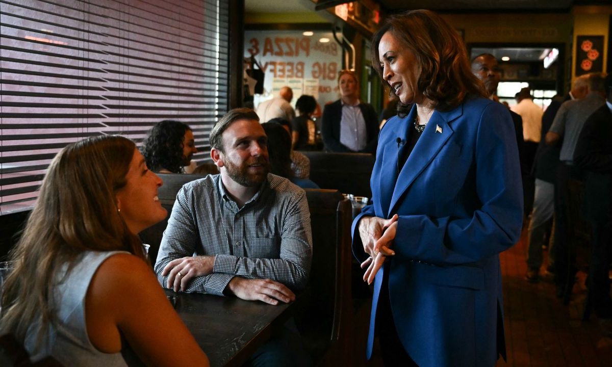 Donald Trump y Kamala Harris tienen poco en común pero en algo están de acuerdo: los dos candidatos a la Casa Blanca quieren eliminar los impuestos a las propinas