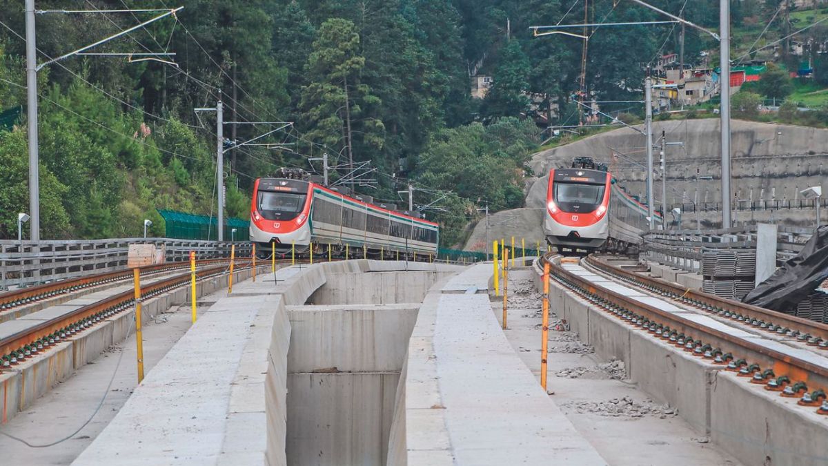 Avances. Luego de accidentes y retrasos en las obras, el Tren Interurbano México-Toluca ya circuló en la zona de la alcaldía Álvaro Obregón. 