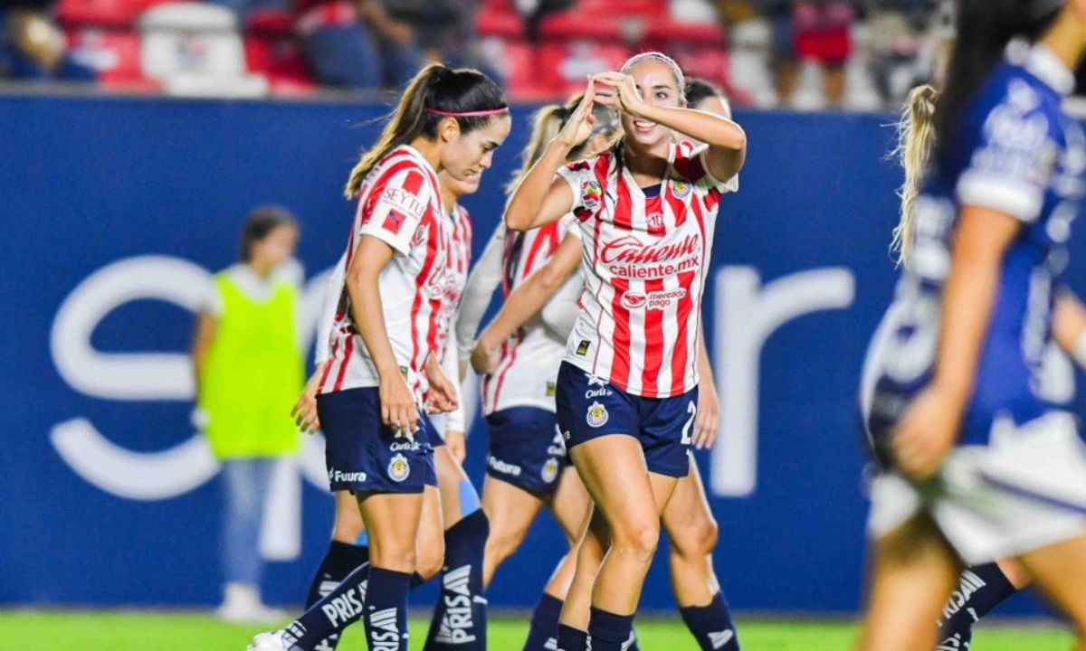 Chivas Femenil en clasico nacional