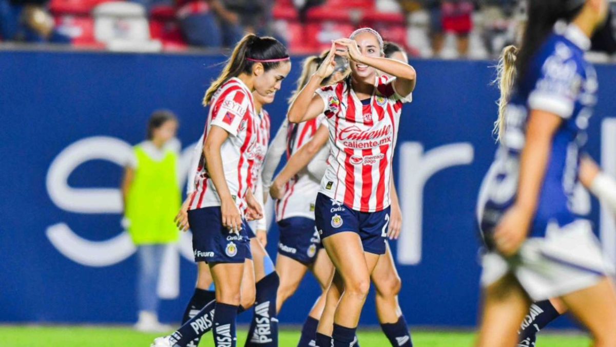 Chivas Femenil en clasico nacional