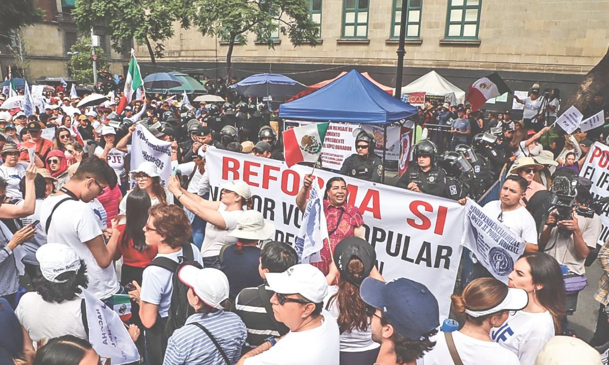 “El dictamen que se ha presentado para esta reforma es un atentado a la democracia de nuestro país, desconoce el trabajo realizado y desprecia los derechos humanos” - María Emilia Molina/Magistrada