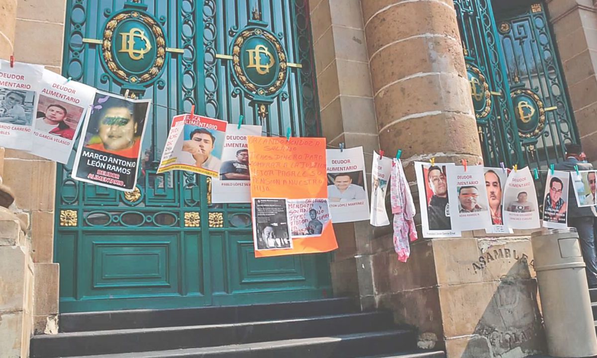 Activismo. El Congreso promovió que ningún deudor ocupara un cargo público; incluso, colocaron tendederos con fotos de los infractores.