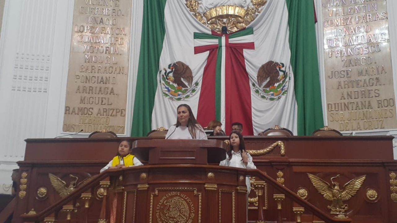 Fotos: Ángel Ortiz X: @AngelOrtiz_R/ Comisión de Atención al Desarrollo de la Niñez, Polimnia Romana Sierra Barcena, dos diputadas infantiles 