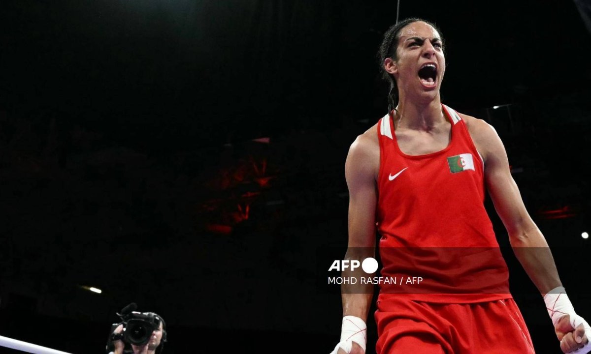 Imane Khelif, una de las dos boxeadoras de París 2024 inmersas en una polémica de género, aseguró la primera medalla para Argelia