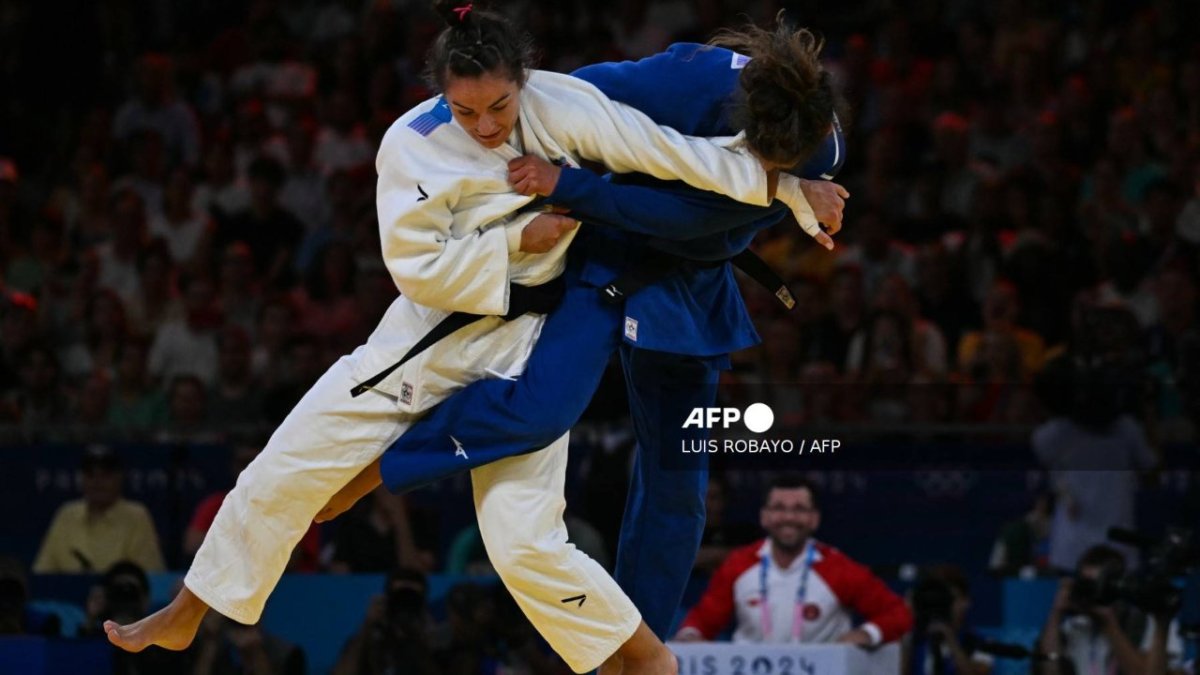 El padre de una judoca fue detenido en París tras ser acusado de agresión sexual al besar en la boca, sin su consentimiento, a una voluntaria.