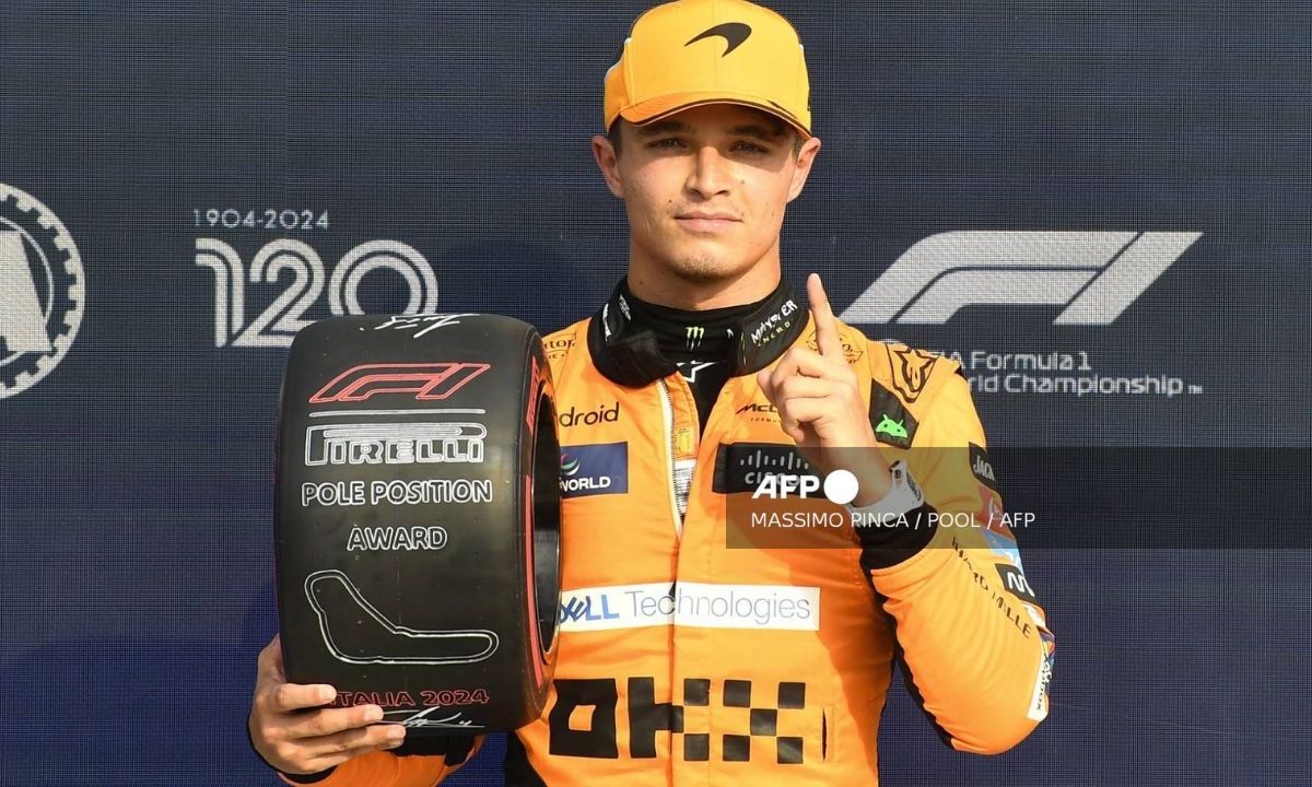 Lando Norris, celebra su pole position después de la sesión de clasificación, antes del Gran Premio de Italia de Fórmula Uno