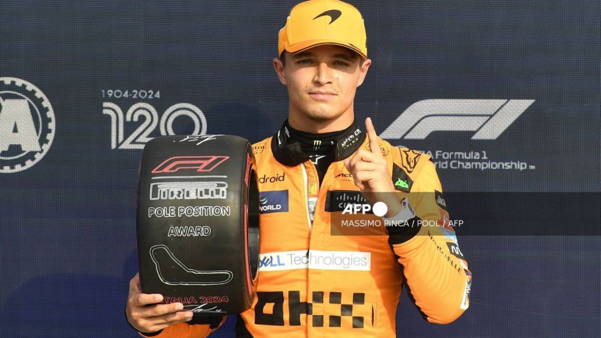 Lando Norris, celebra su pole position después de la sesión de clasificación, antes del Gran Premio de Italia de Fórmula Uno