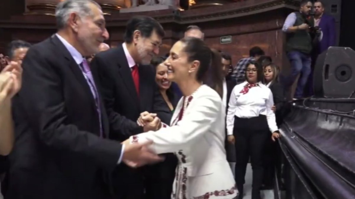 En redes circula un video en el que Claudia Sheinbaum, al parecer, ignoró a Fernández Noroña tras su primer mitin como presidenta electa.