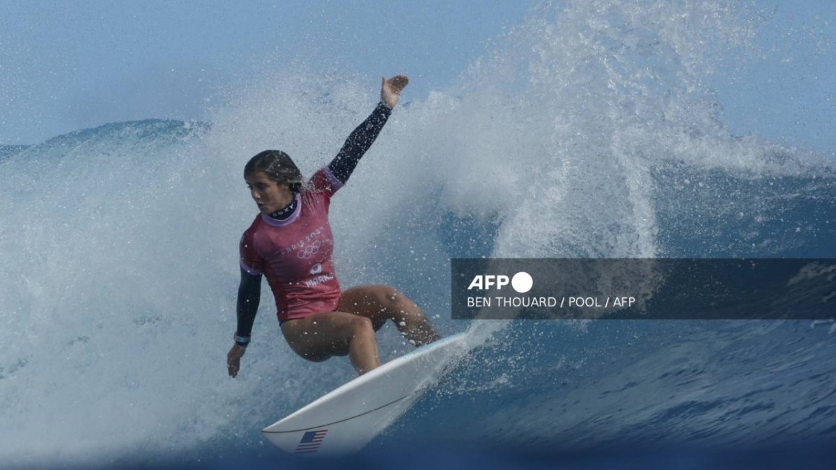 Las semifinales de las pruebas olímpica femeninas y masculinas de Surf fueron aplazadas nuevamente debido a la falta de oleaje.