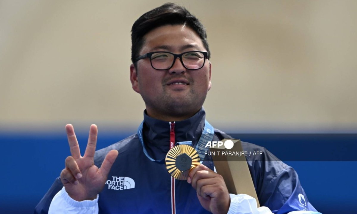 En una final que se decidió por milímetros, el arquero surcoreano, Woojin Kim se consagró "Rey del Tiro con Arco" en París 2024.