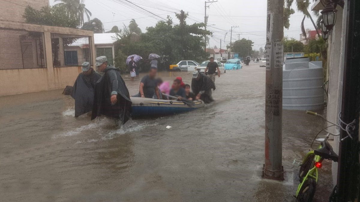 AMLO destacó que continúan las labores de rescate en Guerrero; asimismo, confirmó el fallecimiento de ocho personas tras el paso de 'John'.