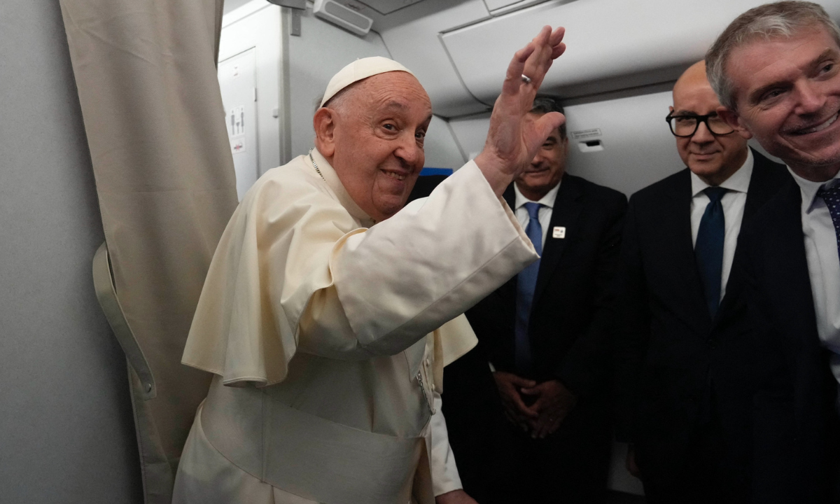 Papa Francisco inicia gira por Asia con enfoque interreligioso y medioambiental