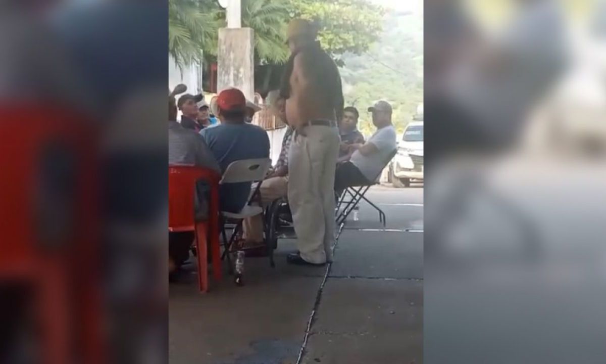 Agrede hermano del alcalde de Igualapa a opositores en plantón