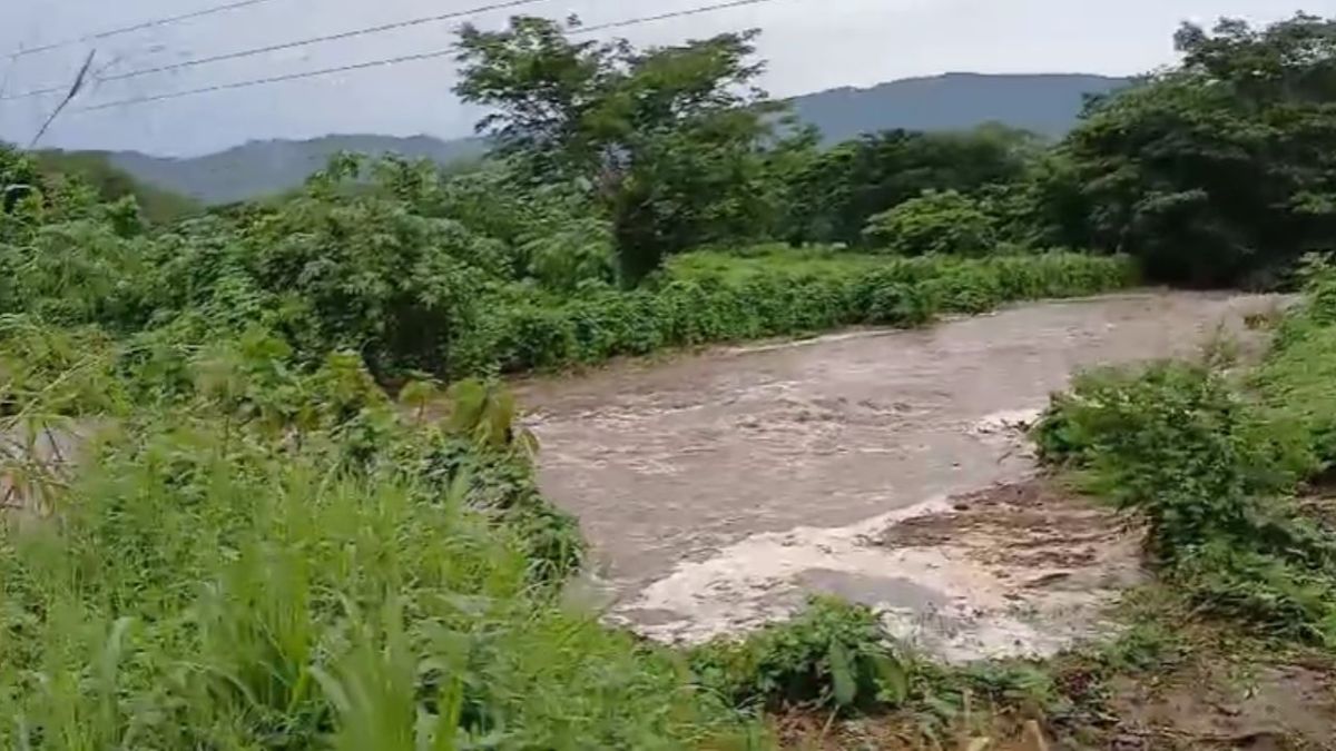 Las intensas lluvias provocadas por los remanentes de la tormenta tropical "John" han cobrado la vida de una persona en Oaxaca