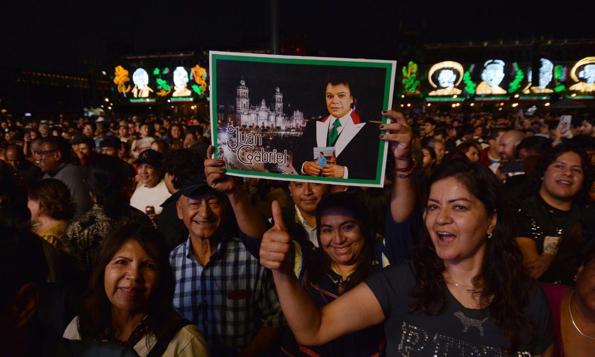 Concierto de Juan Gabriel reúne 70 mil personas en el Zócalo