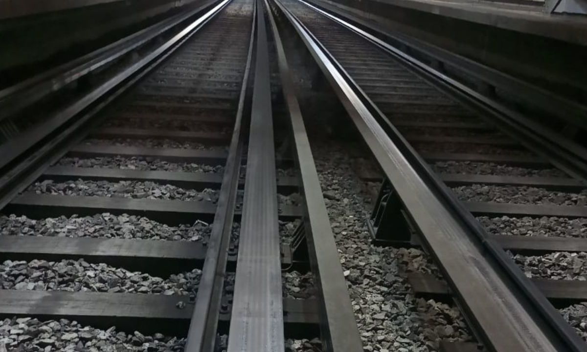 Detiene la Línea 7 del Metro por rescate de joven que se arrojó a las vías de la estación Tacuba