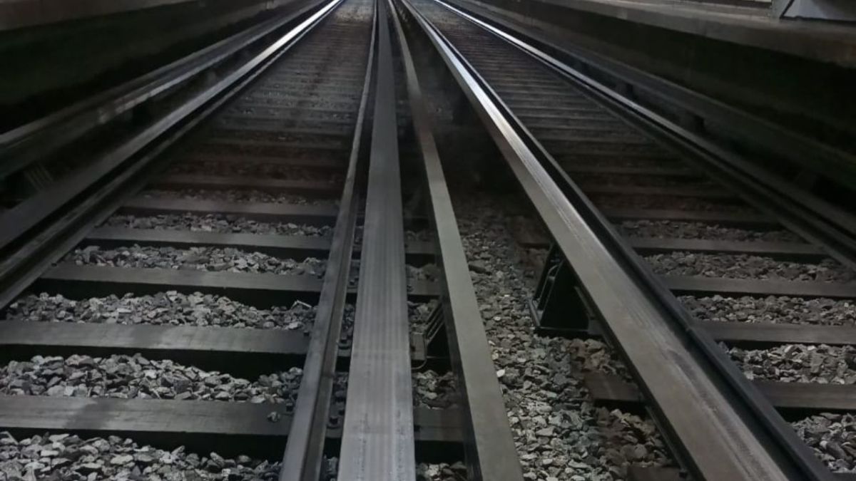 Detiene la Línea 7 del Metro por rescate de joven que se arrojó a las vías de la estación Tacuba