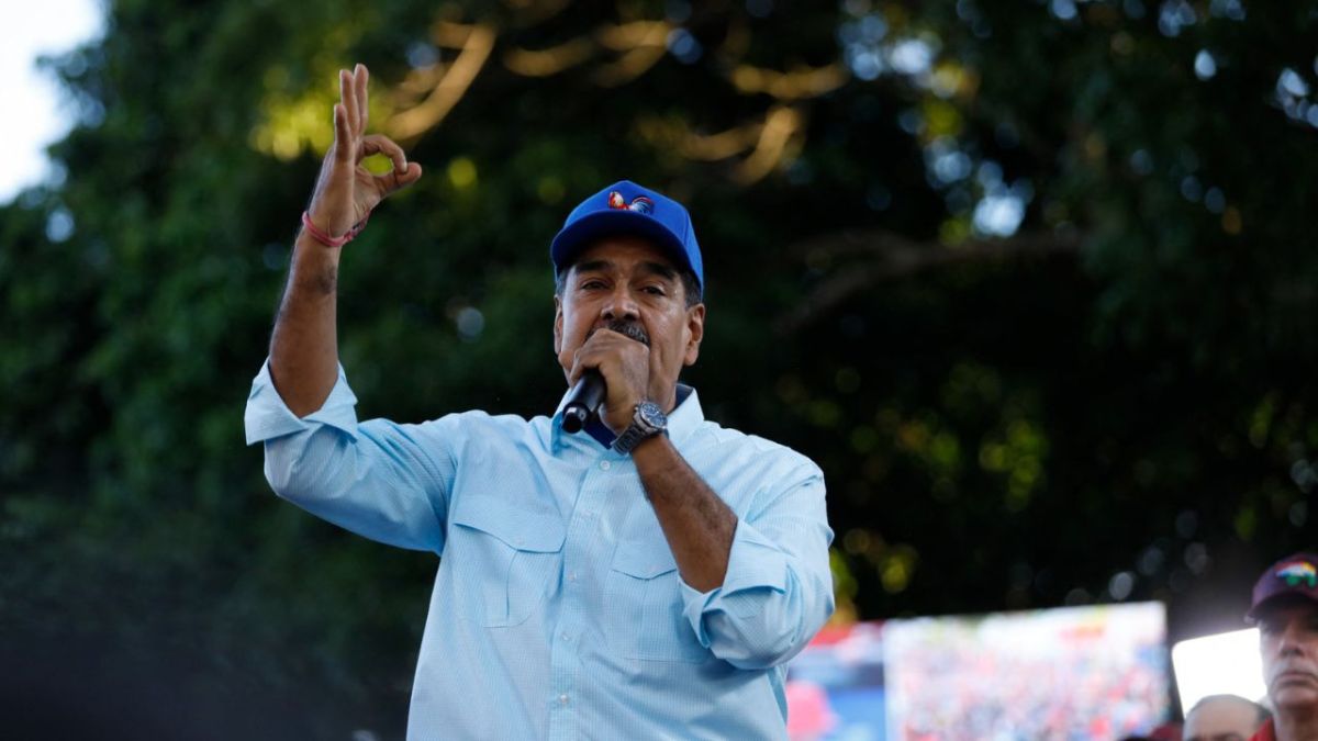 Maduro pide "leyes antifascistas severas" para que Venezuela se "cure en salud"