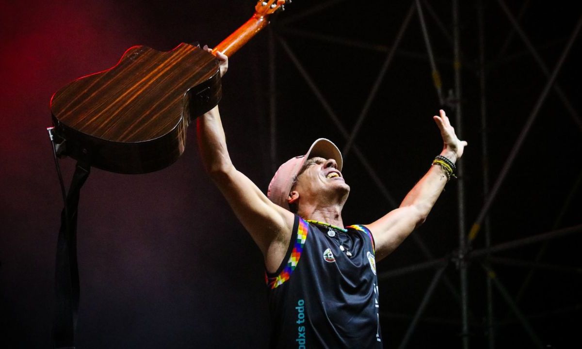 Manu Chao lanza un nuevo álbum 17 años después de su último