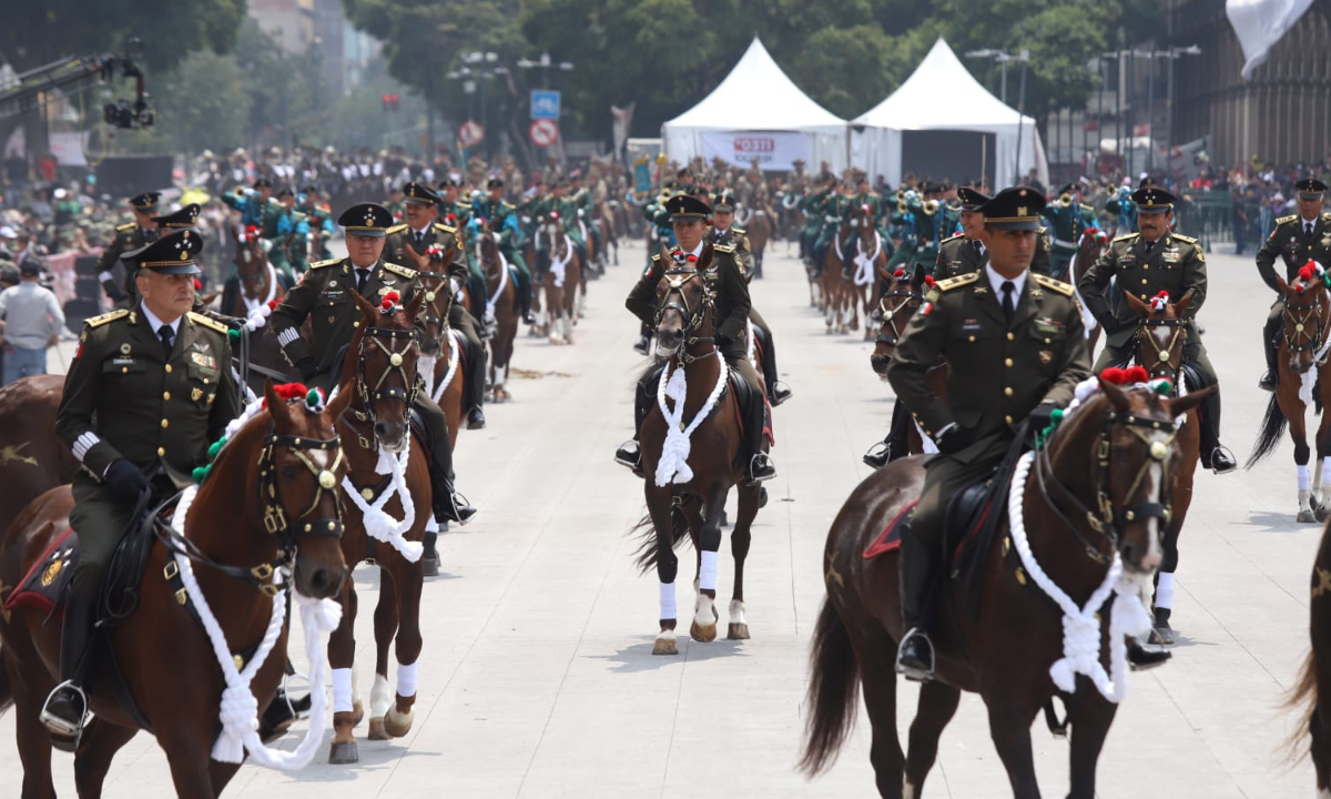 último desfile militar de AMLO