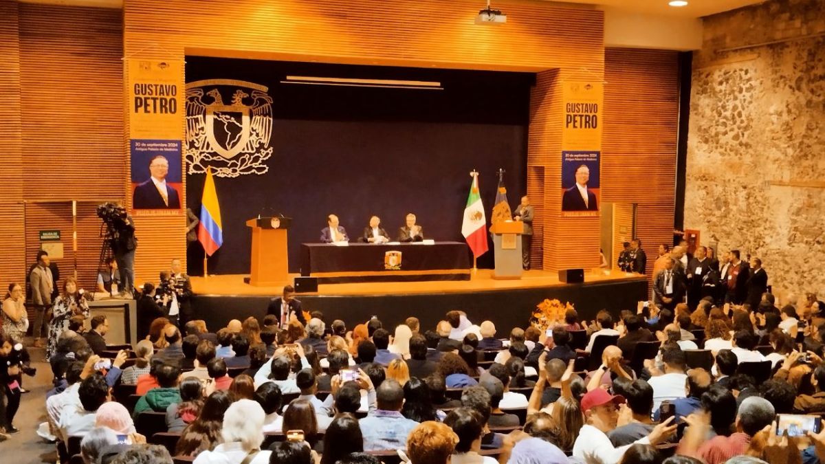 Petro critica el orden internacional en conferencia en la UNAM