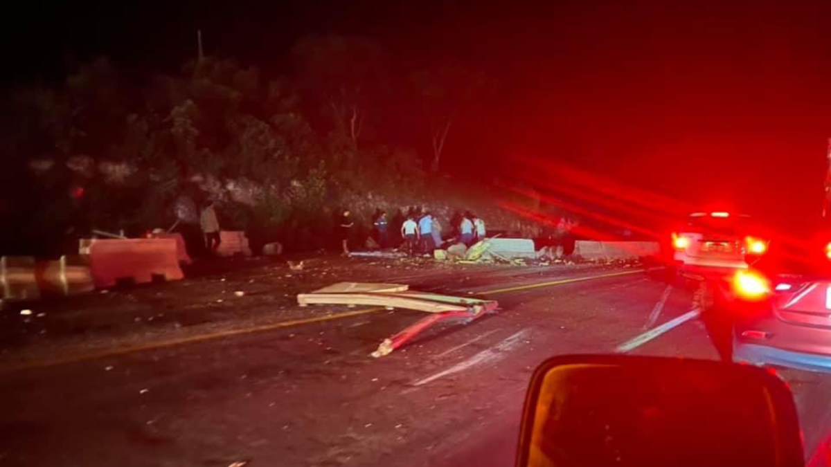 Accidente en la autopista Guadalajara-Colima, en el municipio de Sayula, Jalisco.