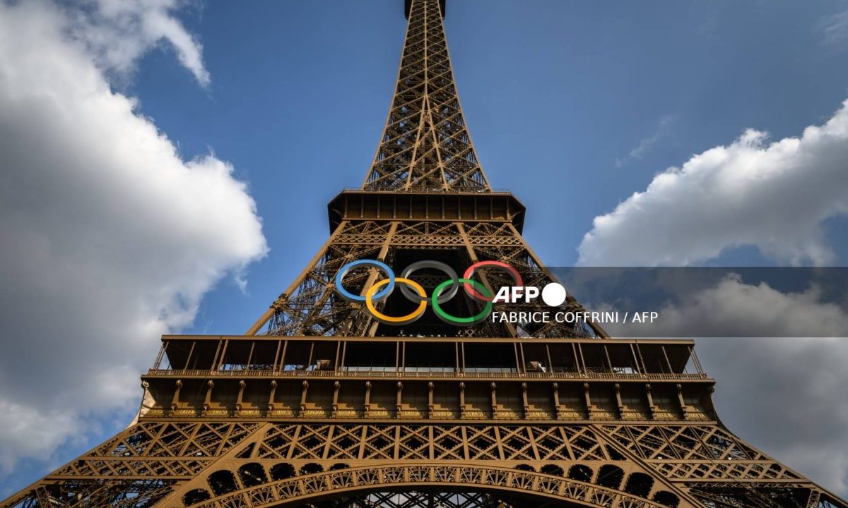 Los anillos olímpicos instalados en la Torre Eiffel para los Juegos Olímpicos de París 2024 permanecerán al menos hasta 2028