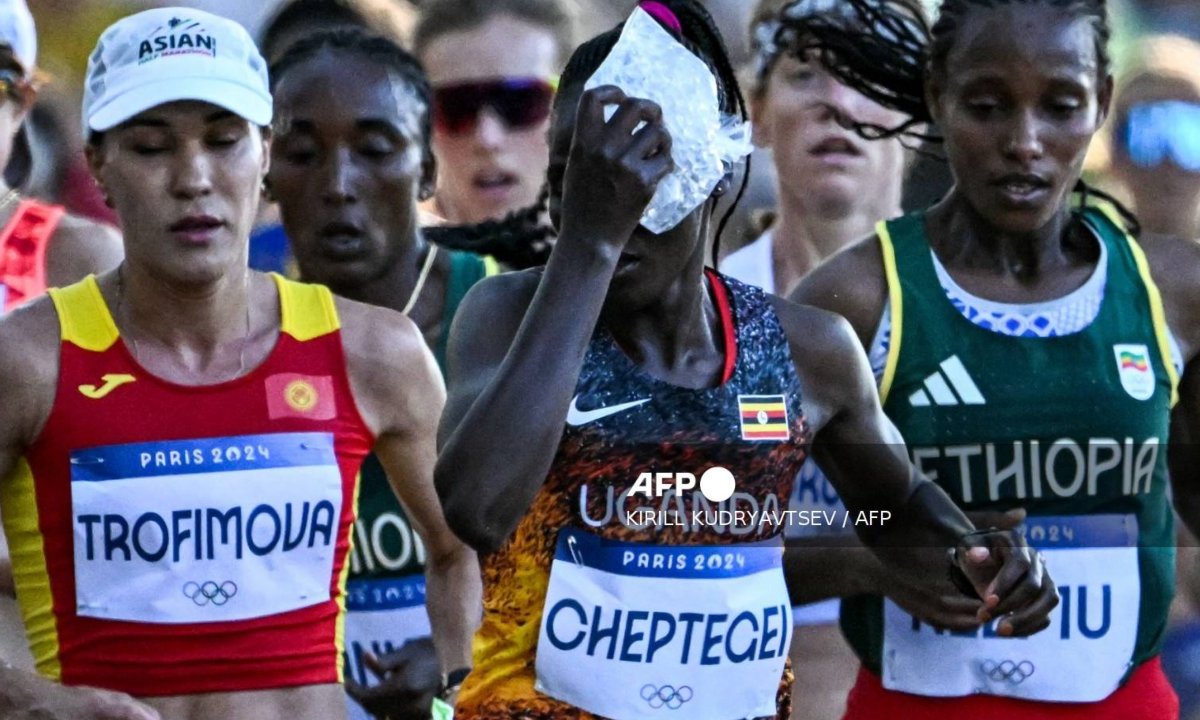 Rebecca Cheptegei, maratoniana de Uganda que compitió en París 2024, se encuentra en estado crítico tras agresión de su pareja