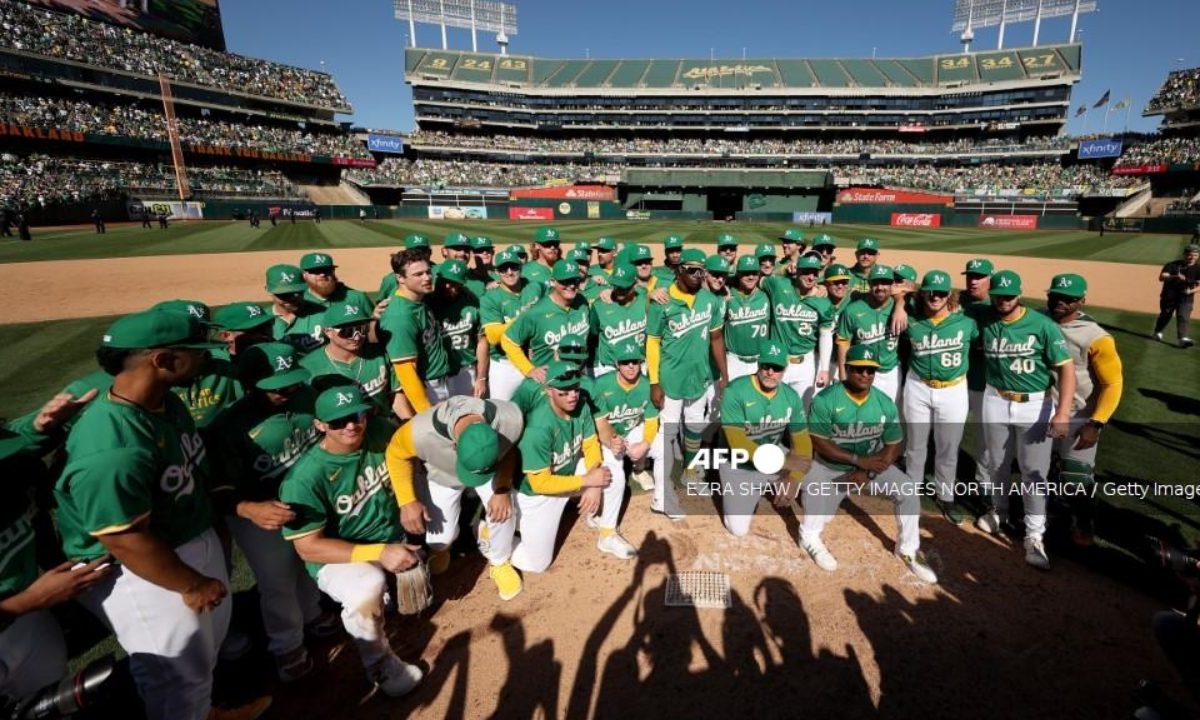 Con un triunfo de 3x2 sobre los Rangers de Texas, Atléticos de Oakland se despidieron de su histórico estadio de las Grandes Ligas (MLB).