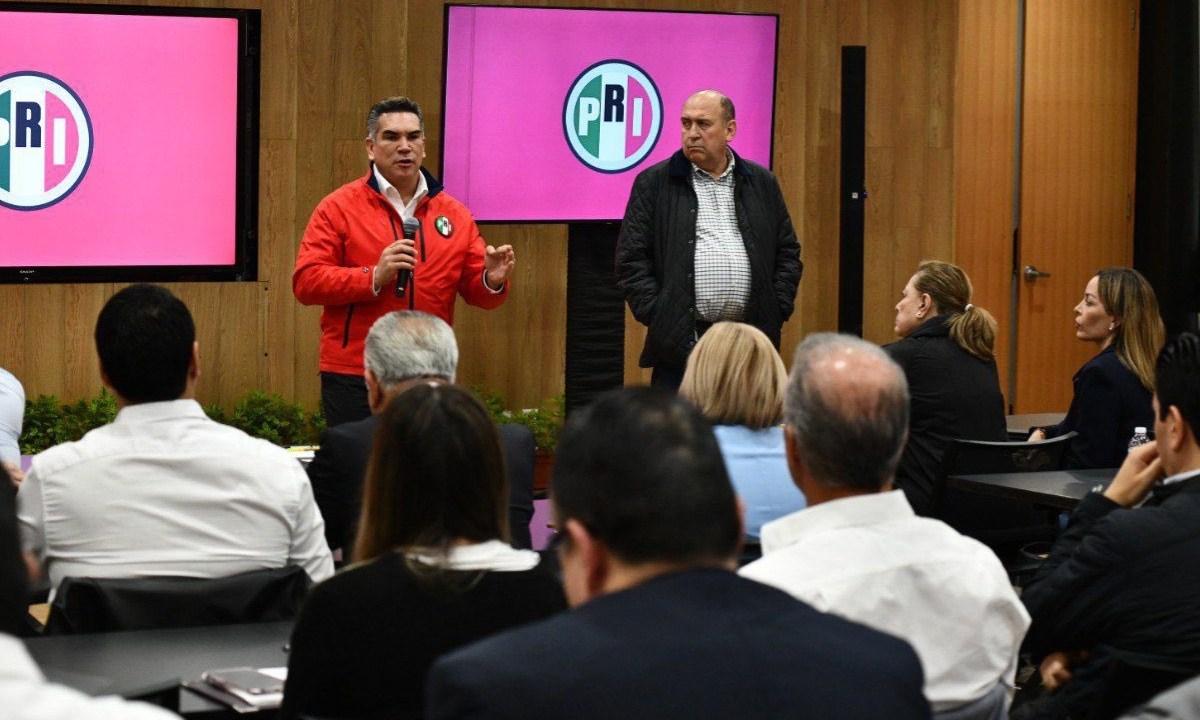 Foto: x@alitomorenoc/ Instituto Nacional Electoral (INE) aprobó declarar la imposibilidad para pronunciarse sobre la validez de los cambios estatutarios del PRI, que permitieron la reelección de Alejandro Moreno y Carolina Viggiano.